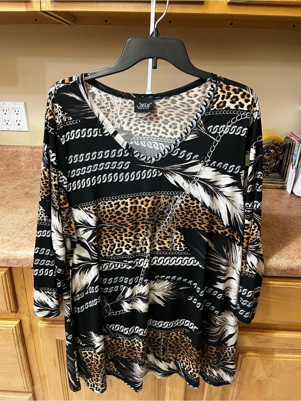 Women's Black & Brown Leopard-Print V-Neck Top Xl